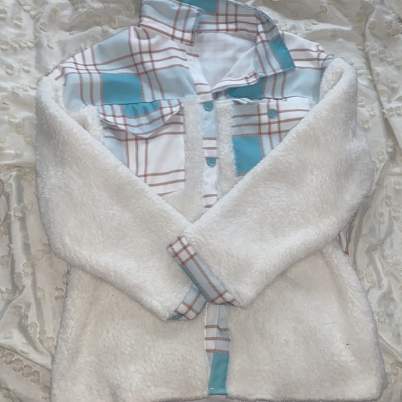 XL, button down - Picture 2 of 3